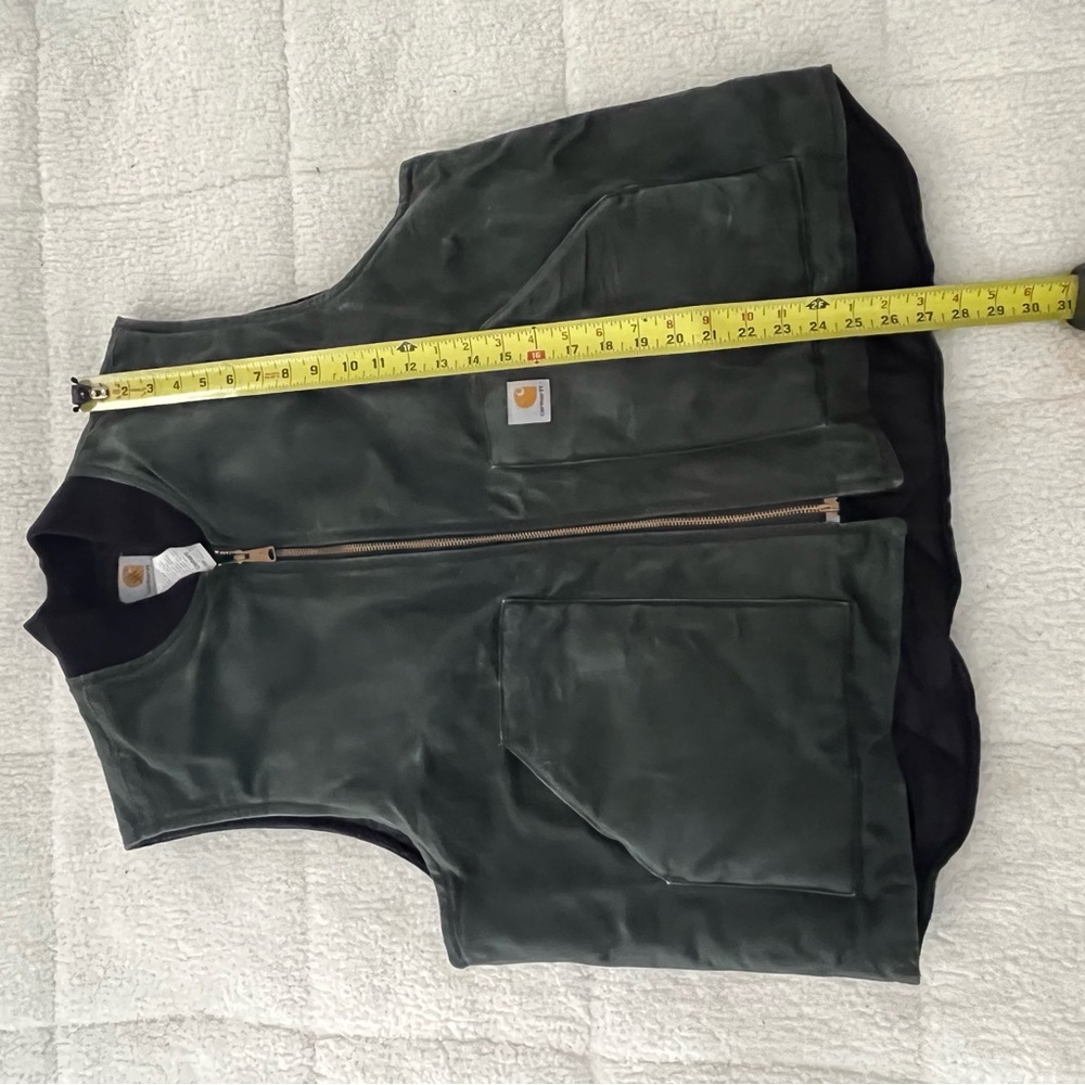 Mens Carhartt Artic Quilted lined Duck Vest pre-owned great condition.